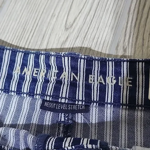 American Eagle High-Rise Shortie Striped Blue White Womens Size 8 NWT - Picture 3 of 10